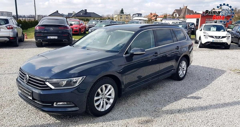 Volkswagen Passat cena 52900 przebieg: 211972, rok produkcji 2015 z Radom małe 667